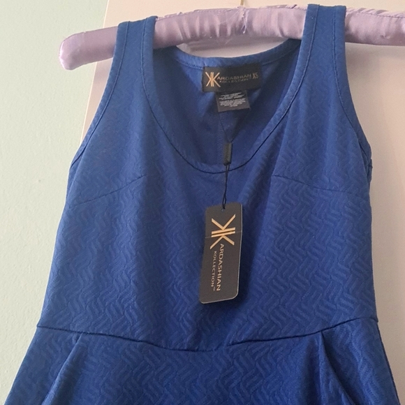 Cute 👗fit and flare dress with pockets. Blue, XS Kim Kardashian brand. - Picture 4 of 4